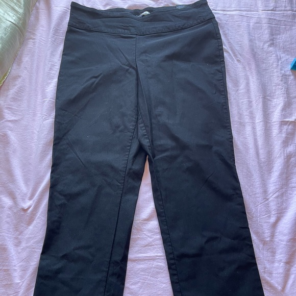 Black pant. - Picture 1 of 3